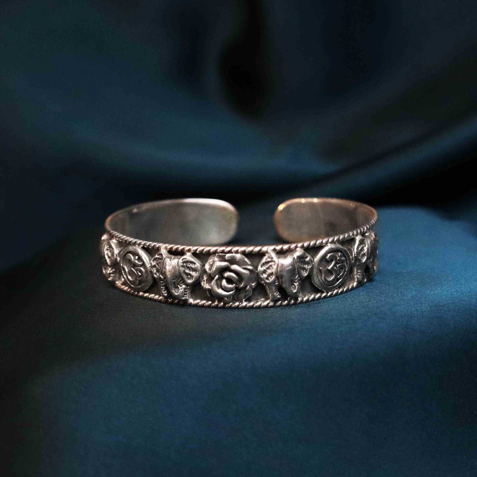 Handmade 925 sterling silver Elephant design bracelet